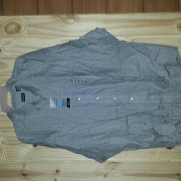 NWT Van Heusen "Wrinkle Free" Button Down - Picture 3 of 8